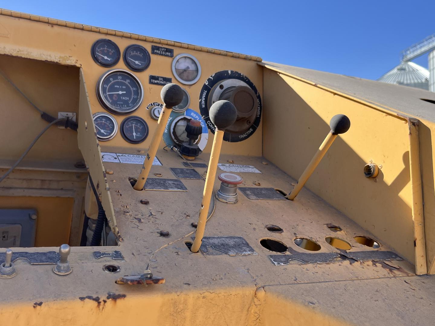 ./imagenes/INVOICE/2019/12921/PAVIMENTADORA GOMACO  (6).JPG